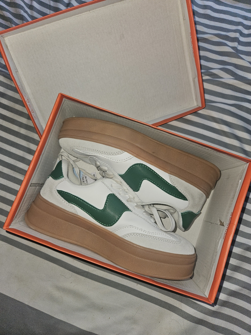 Lucky StepWhite Sneakers with Green Accent and Brown Platform Sole